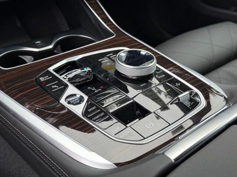 New 2026 BMW X7 xDrive40iImage 24