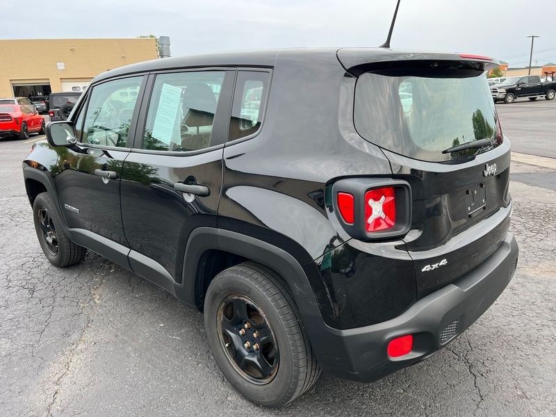 2017 Jeep Renegade SportImage 11