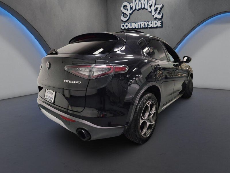 Used 2024 Alfa Romeo Stelvio Ti AWD w/Sunroof & NavImage 13