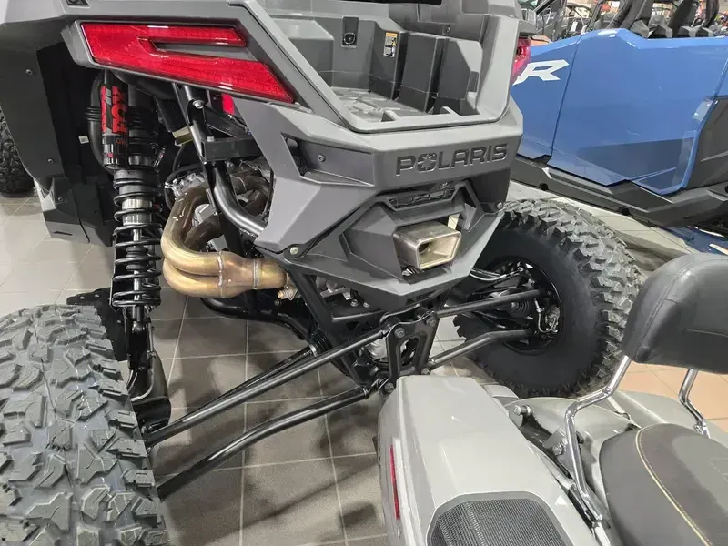 2025 Polaris RZR PRO R 4 ULTIMATE SUPER GRAPHITE Image 13