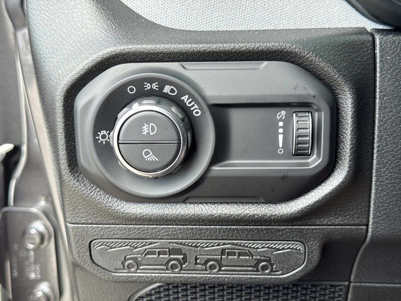 New 2026 Jeep Gladiator Sport S 4x4