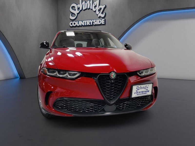 Used 2024 Alfa Romeo Tonale Veloce Premium AWD w/Sunroof/ActivImage 2