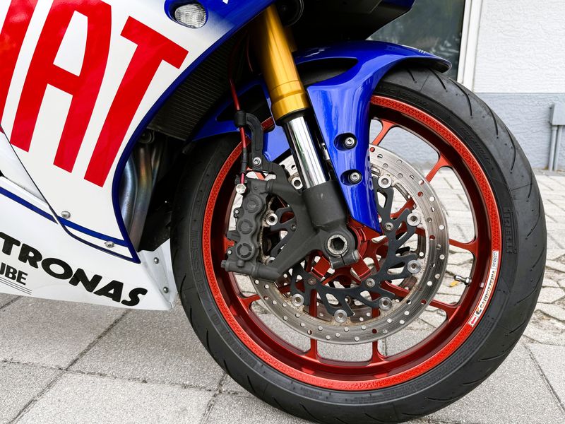 Used 2010 Yamaha YZF R1 LE 