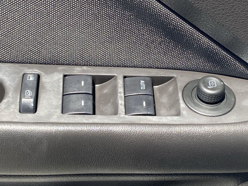 2011 Ford Fusion SEImage 18