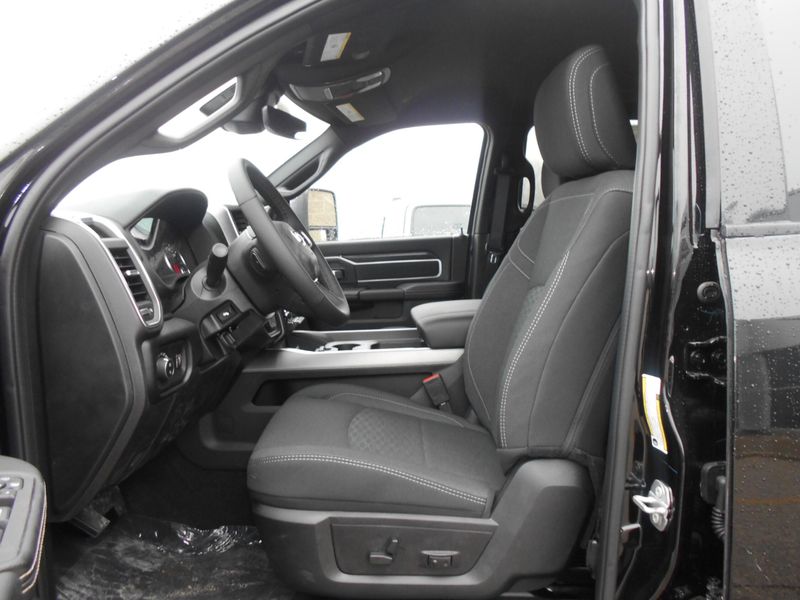 2025 RAM 2500 Big Horn Crew Cab 4x4 6