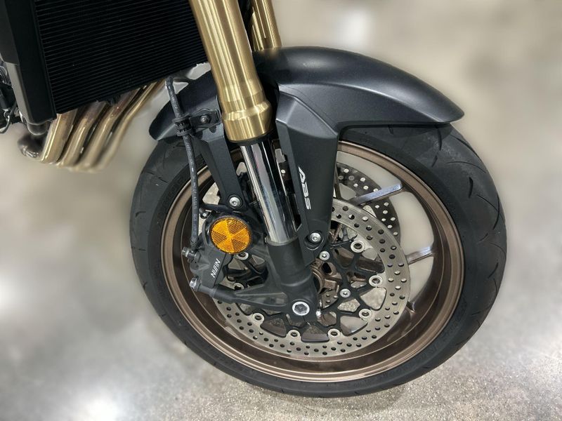 Used 2024 Honda CB650R Image 25