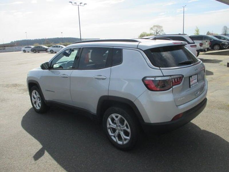 Used 2024 Jeep Compass LatitudeImage 13