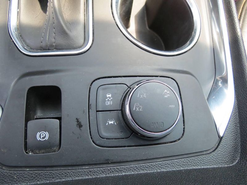 Used 2021 Chevrolet Traverse Premier 4x4 4dr SUVImage 25