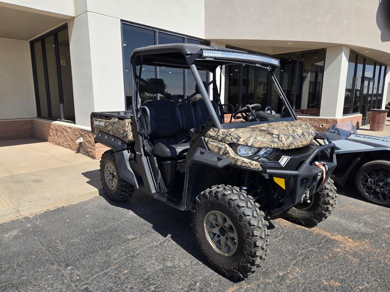 USED 2023 CAN-AM DEFENDER XT HD10 Image 1