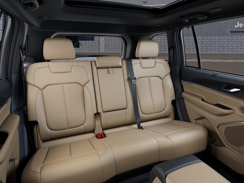New 2026 Jeep Grand Cherokee Limited 4x4Image 15