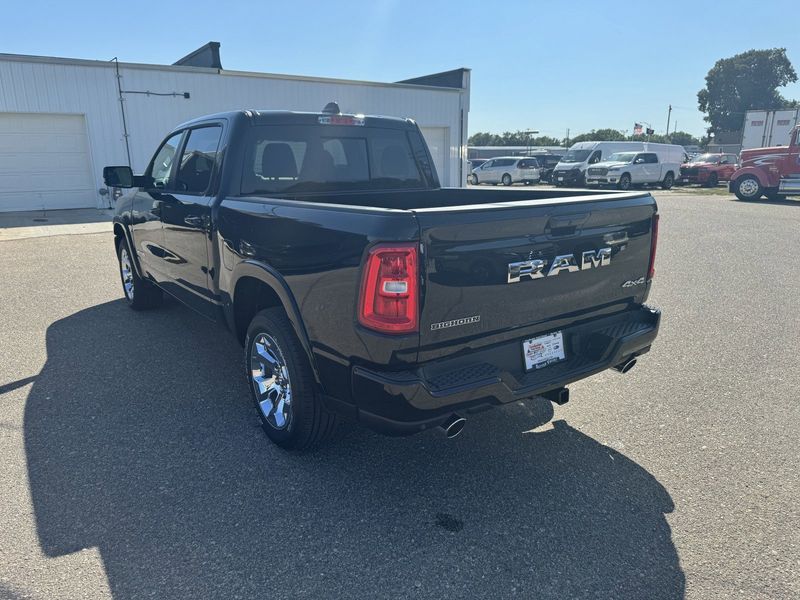 2025 RAM 1500 Big Horn Crew Cab 4x4 5