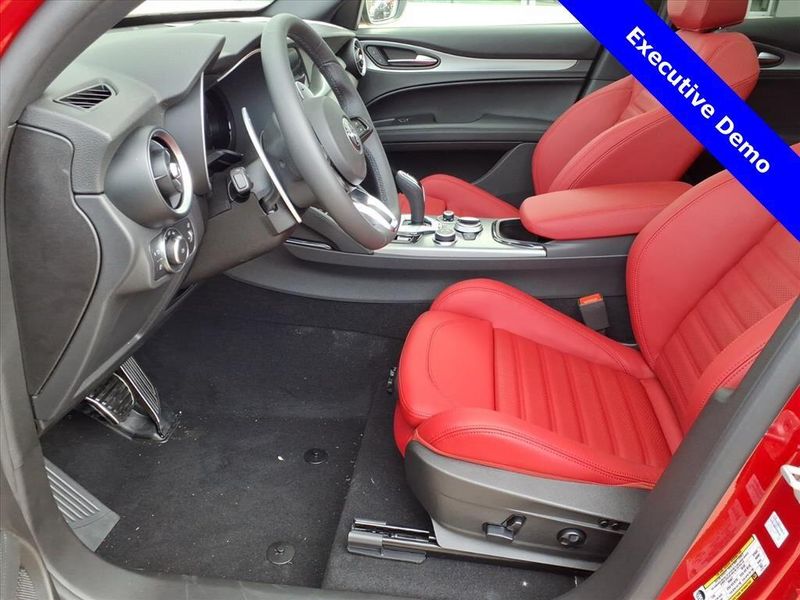 New 2025 Alfa Romeo Stelvio VeloceImage 14