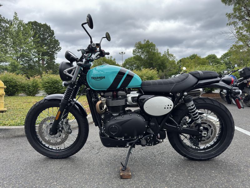 2025 Triumph Scrambler 900 - KINGFISHER BLUE 