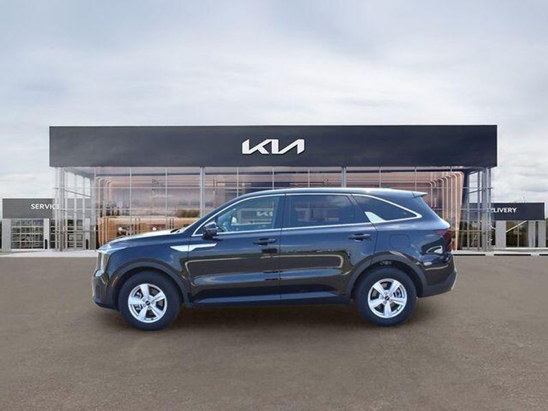 New 2025 Kia Sorento LXImage 7