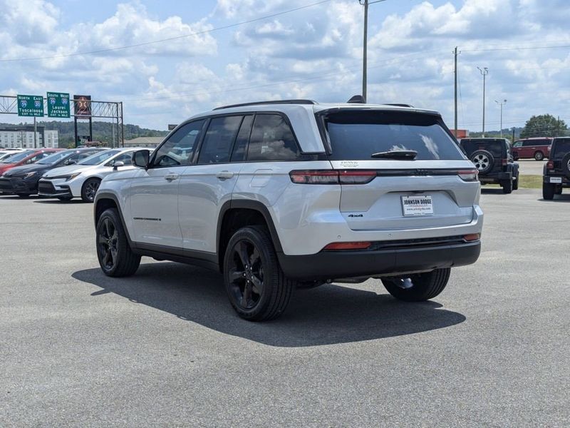 2024 Jeep Grand Cherokee Altitude 4x4Image 5