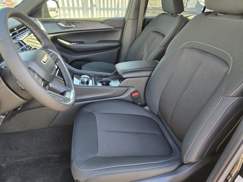 New 2026 Jeep Grand Cherokee L Laredo X 4x2