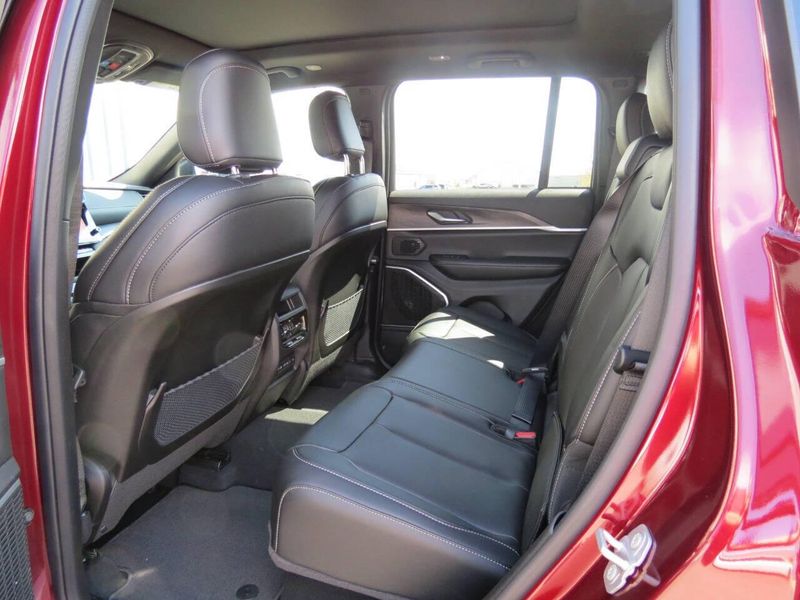 New 2026 Jeep Grand Cherokee Limited 4x4Image 24