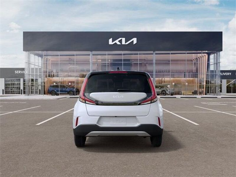 2025 Kia Soul LXImage 5