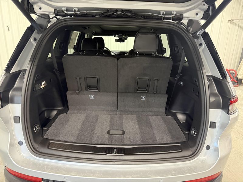 New 2025 Jeep Grand Cherokee L Limited 4x4Image 7