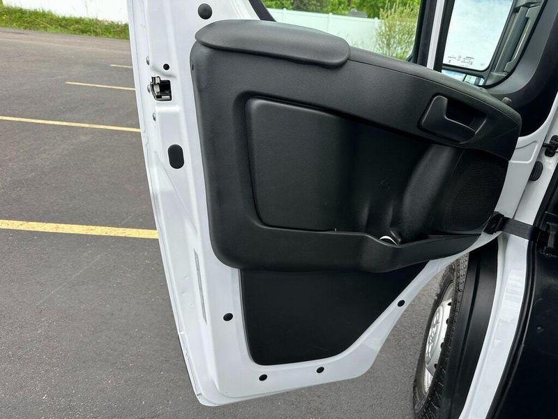 2023 RAM ProMaster 2500 High RoofImage 17
