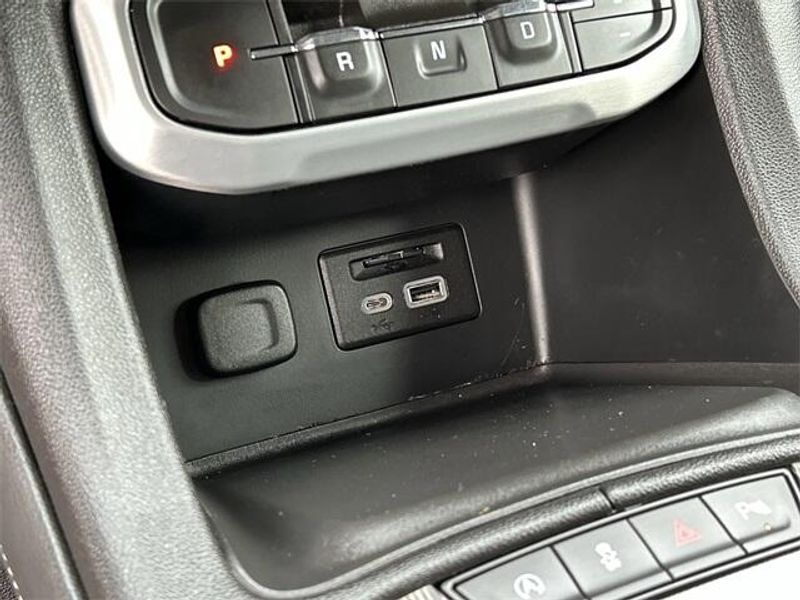 Used 2022 GMC Acadia SLTImage 28