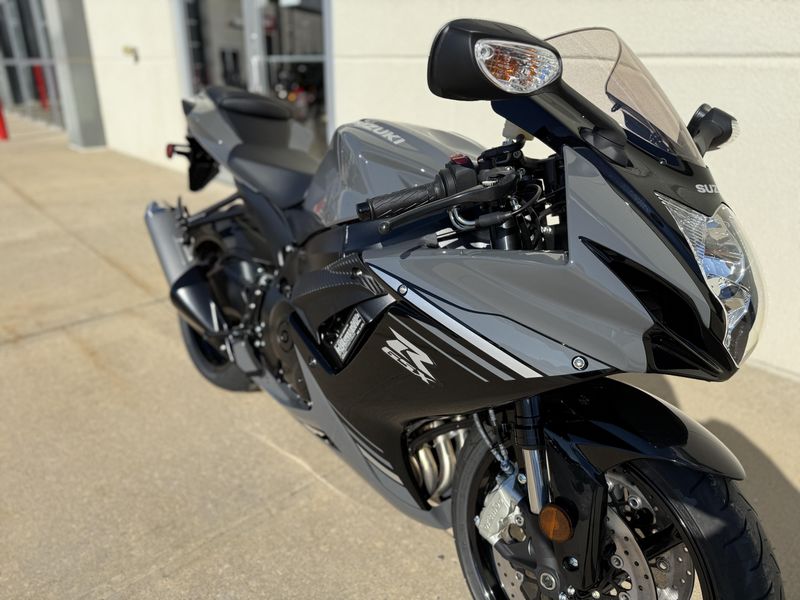 2025 Suzuki GSXR 600Image 6