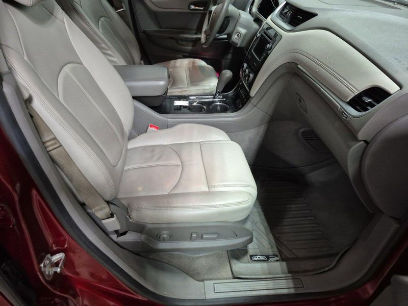 2016 Chevrolet Traverse LTImage 13