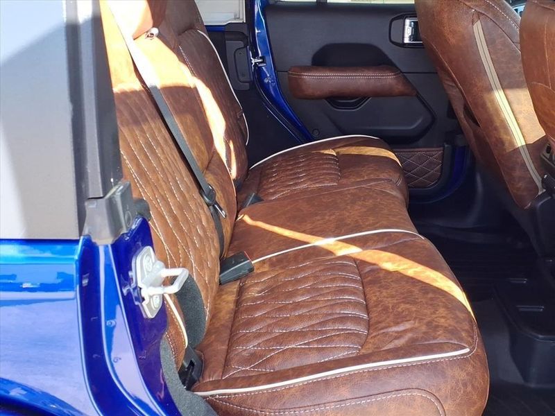 Used 2019 Jeep Wrangler Unlimited SaharaImage 8