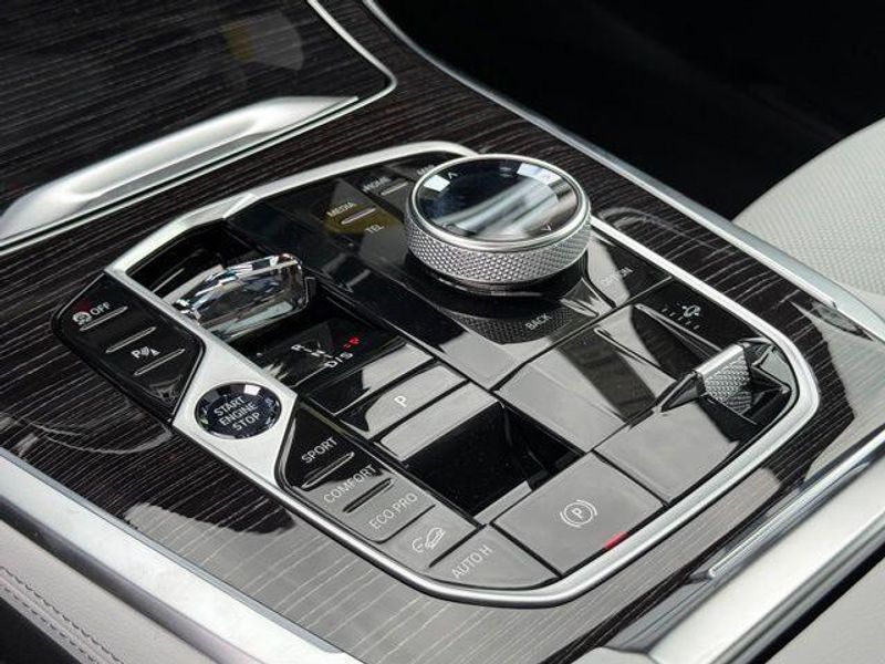 New 2026 BMW X7 xDrive40iImage 24