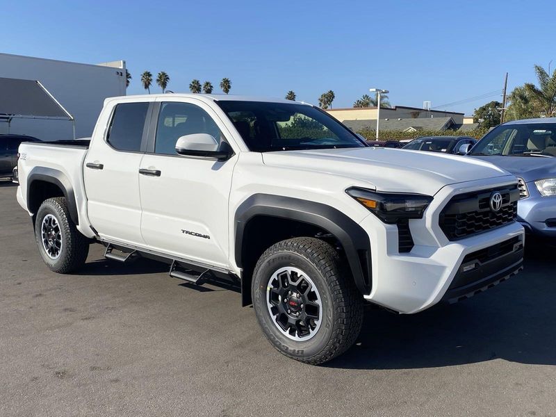 2024 Toyota Tacoma TRD Off RoadImage 2