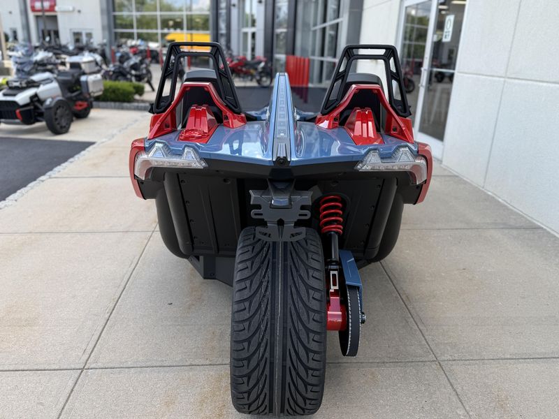 2025 Polaris SLINGSHOT R MANUALImage 6