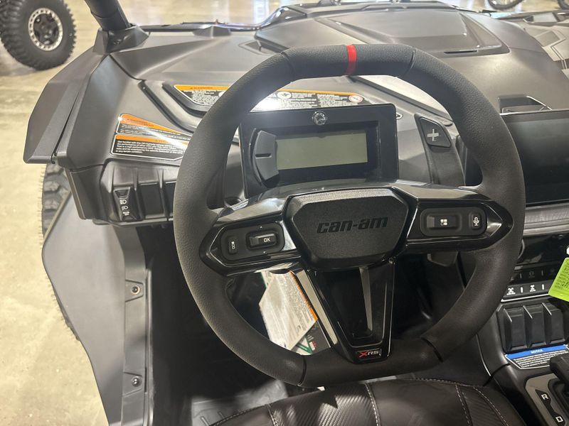 New 2026 Can-Am MAVERICK R MAX X RS 999T DCT Image 22