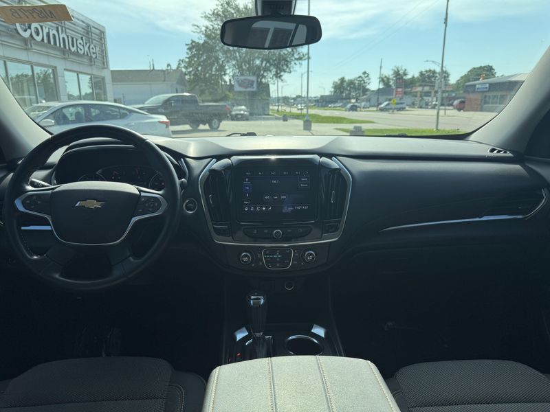 Used 2020 Chevrolet Traverse LT ClothImage 27
