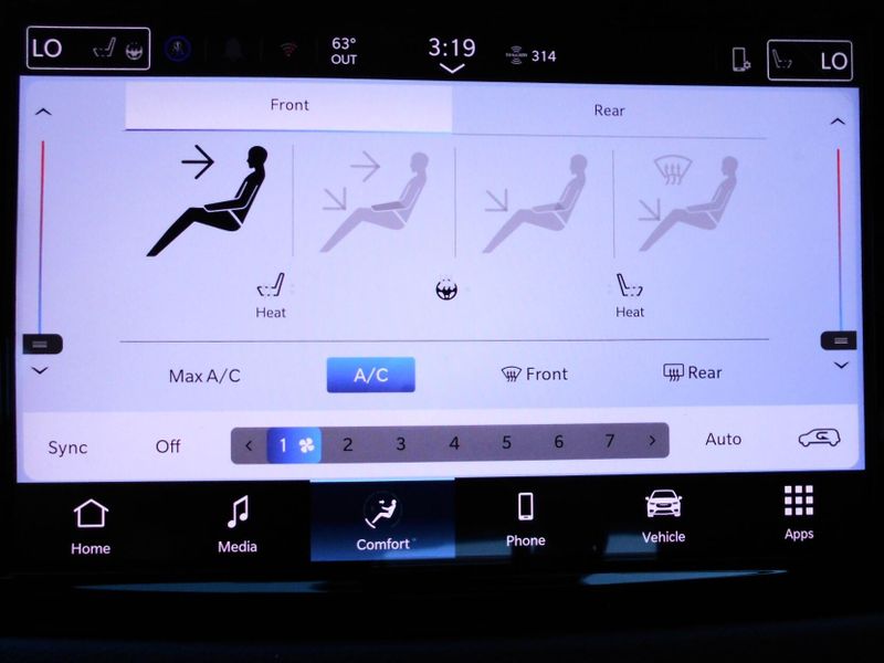 New 2025 Chrysler Voyager LxImage 27