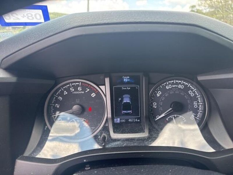 2021 Toyota Tacoma 4x4 SR photo 12