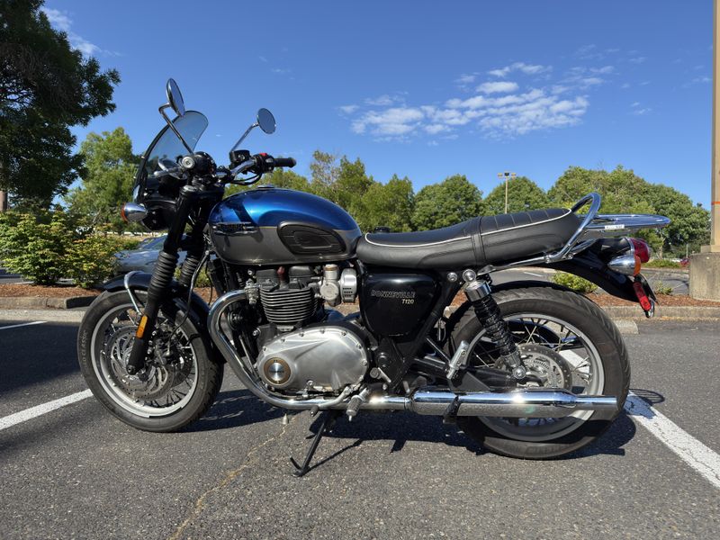 2022 Triumph Bonneville T120 BLUE 