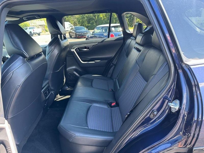 2021 Toyota RAV4 XSE photo 12