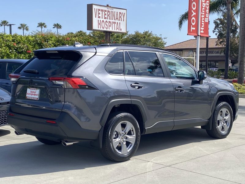 2025 Toyota RAV4 XLEImage 3