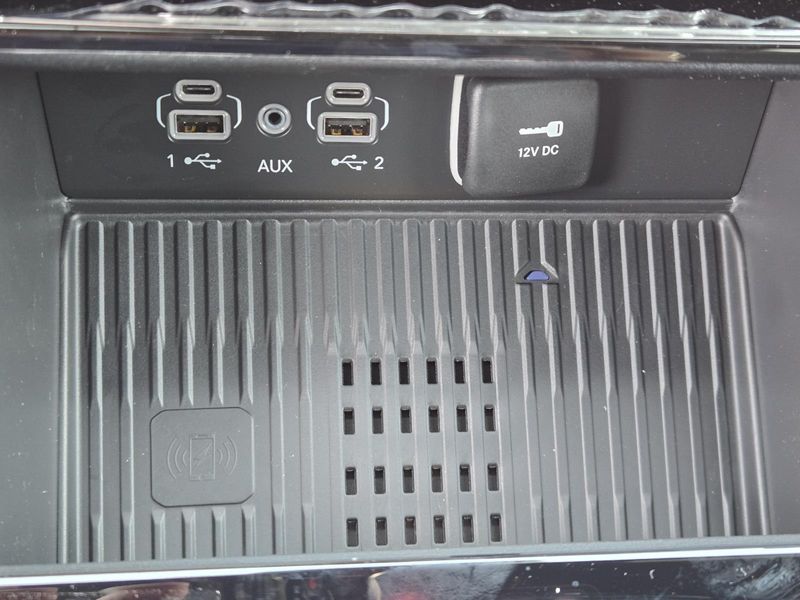 New 2026 Jeep Grand Cherokee Laredo Altitude 4x2