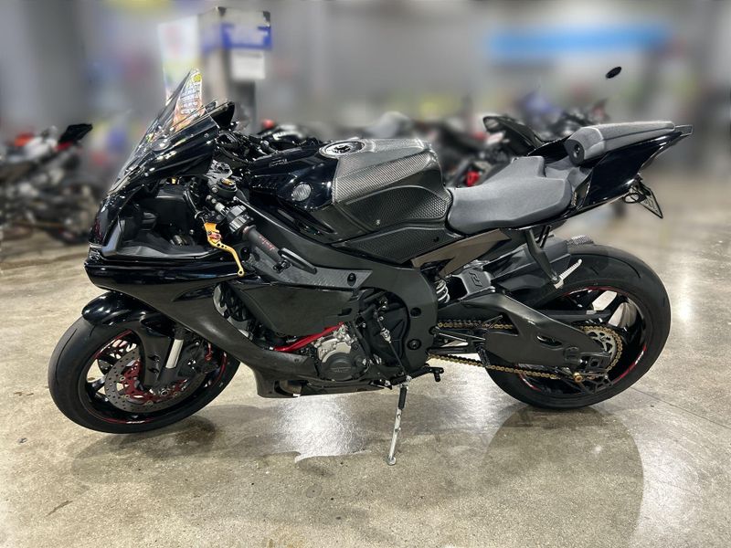 Used 2015 Yamaha YZF-R1 Image 19