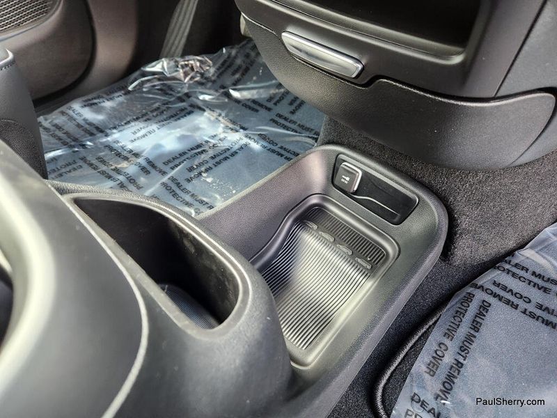 New 2026 Chrysler Voyager Lx