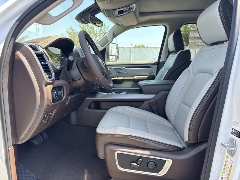 New 2026 RAM 1500 Laramie Crew Cab 4x4 5'7' Box