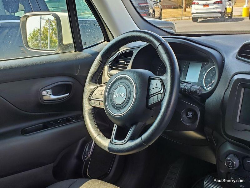 2020 Jeep Renegade Altitude photo 11