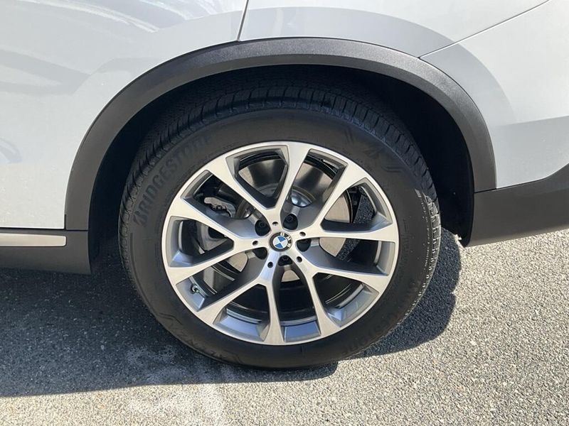 2025 BMW X5 xDrive40iImage 15