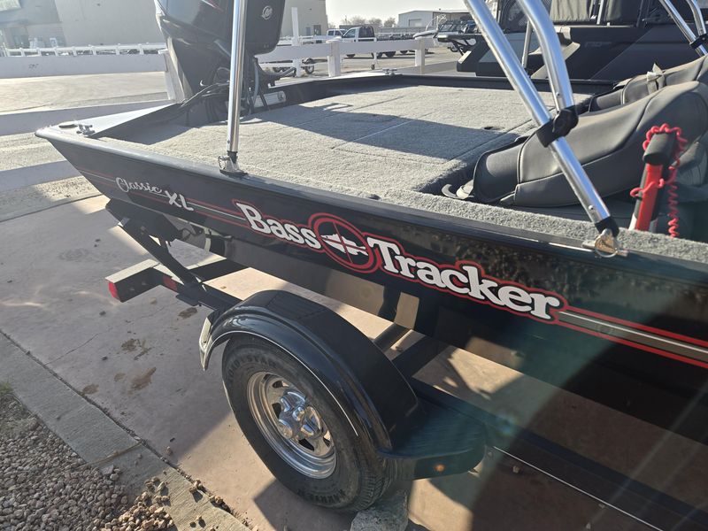 USED 2020 TRACKER BASS CLASSIC LIMITED Image 9