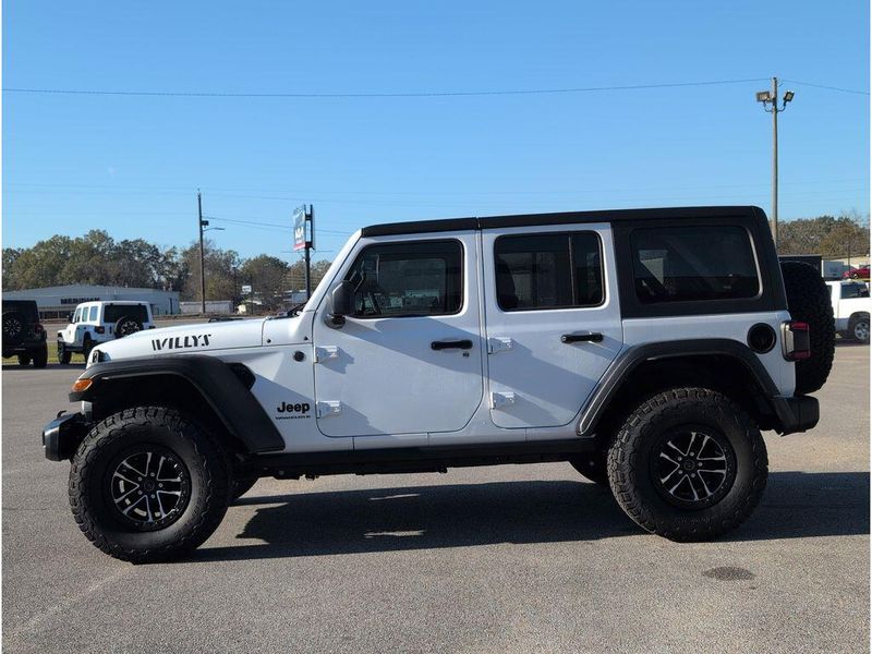 Used 2024 Jeep Wrangler WillysImage 2