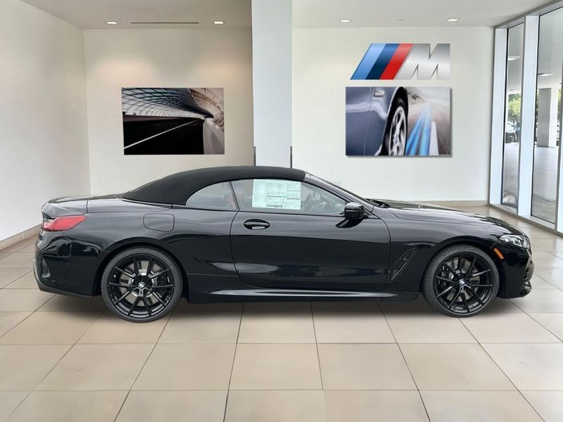 2025 BMW 8 Series M850i xDriveImage 9