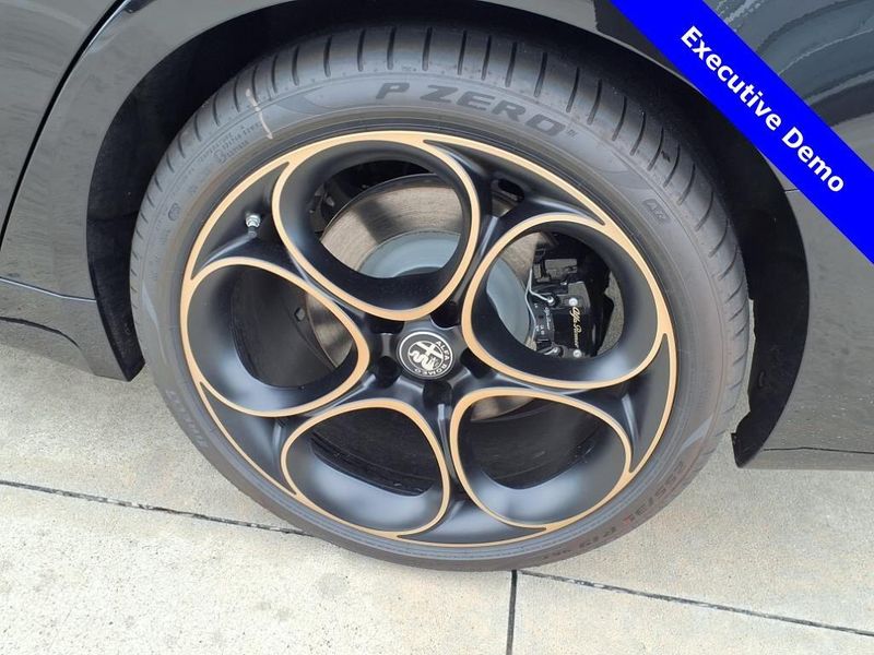 New 2025 Alfa Romeo Giulia Intensa RwdImage 10