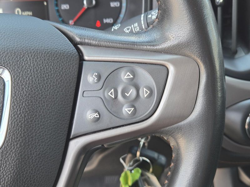 Used 2022 GMC Canyon 4WD Crew Cab 128 AT4 w/Leather