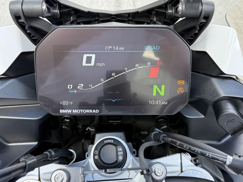2026 BMW F 900 XR